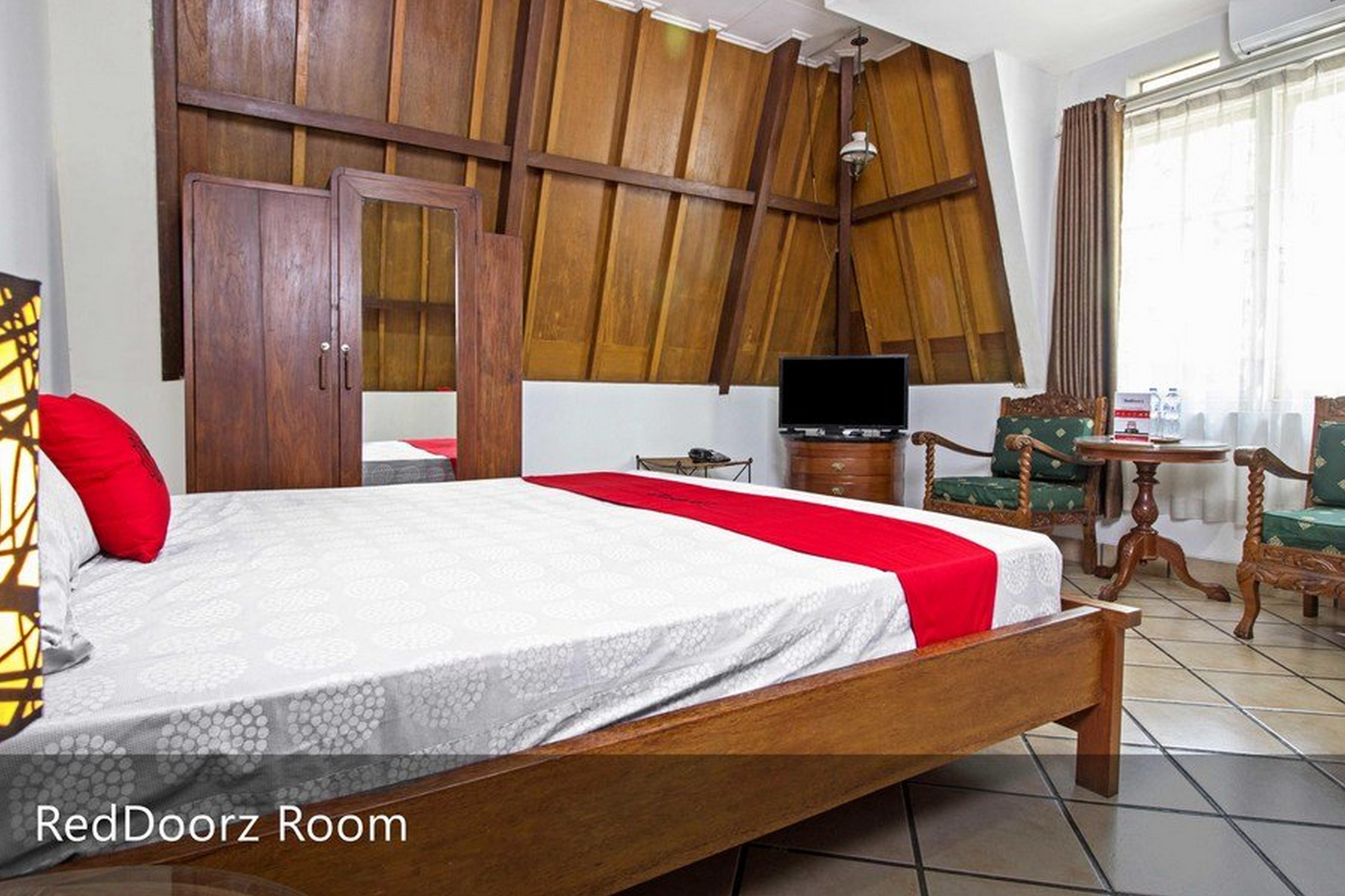 Reddoorz Plus Near Parahyangan University Bandung Exterior foto