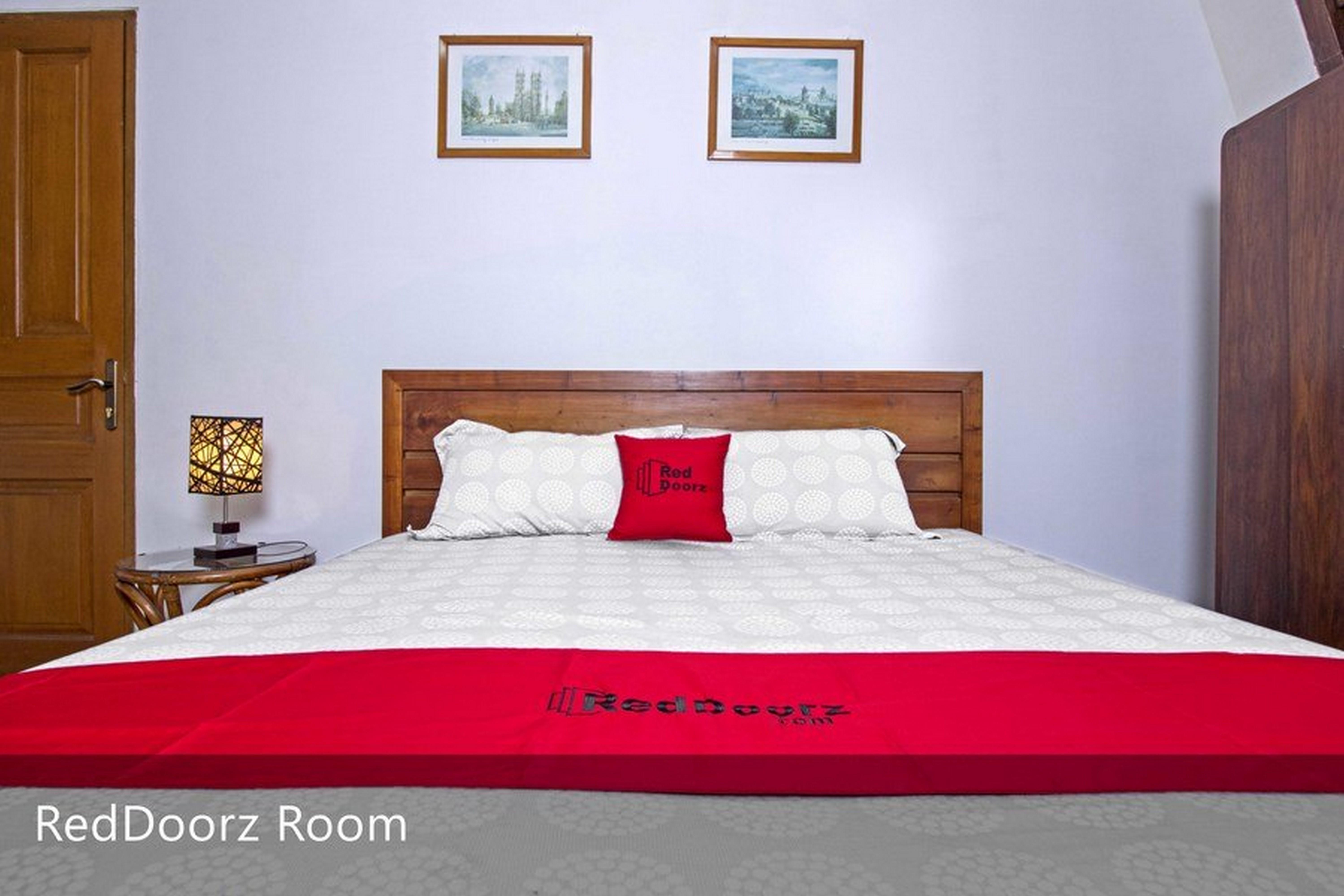 Reddoorz Plus Near Parahyangan University Bandung Exterior foto