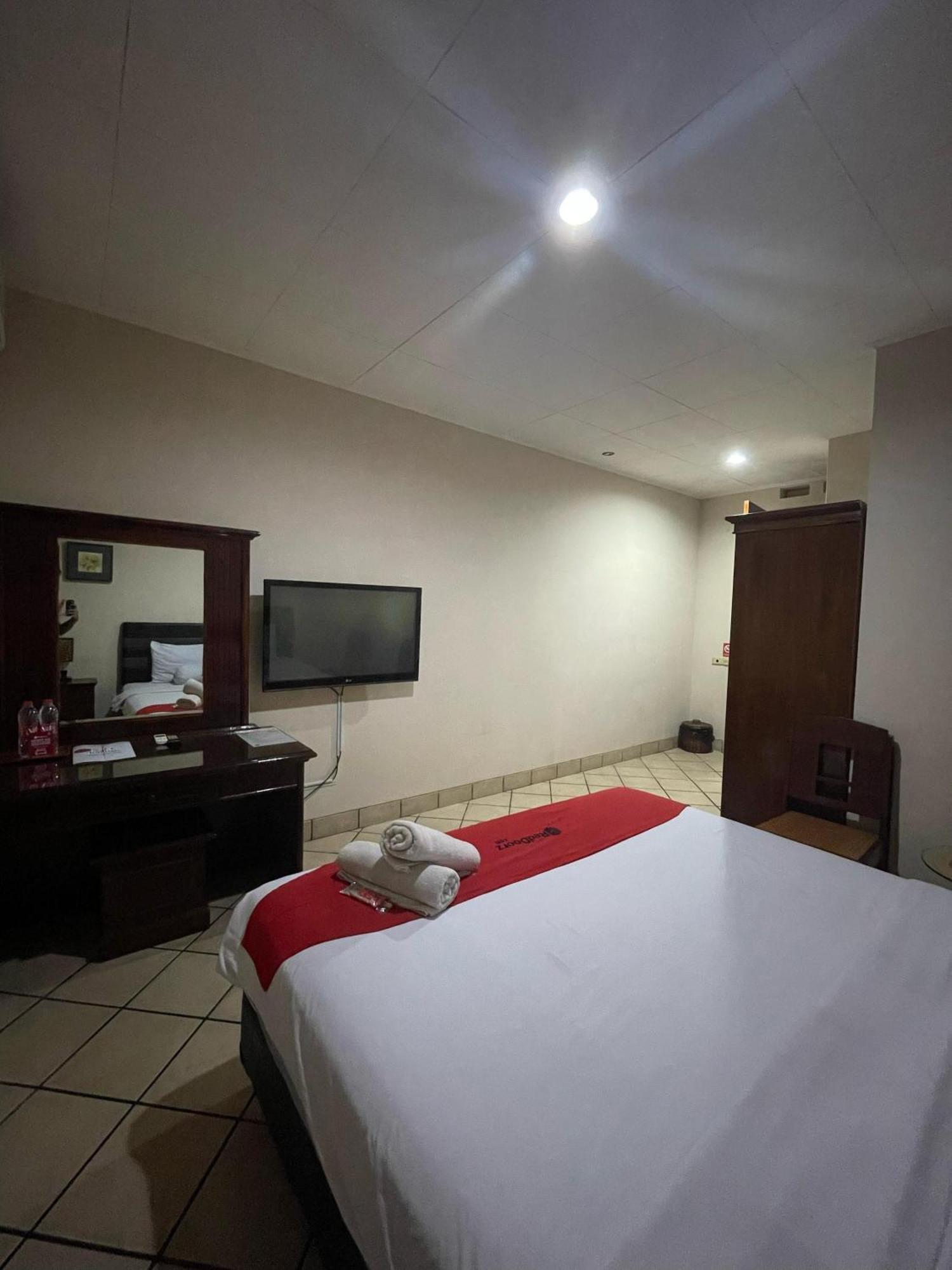 Reddoorz Plus Near Parahyangan University Bandung Exterior foto